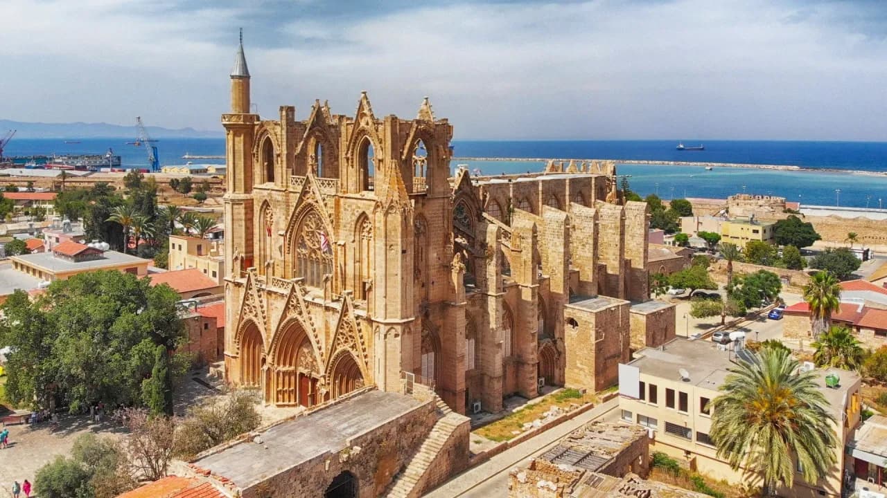 Co warto zwiedzić na Cyprze? Odkryj niezapomniane atrakcje i miejsca