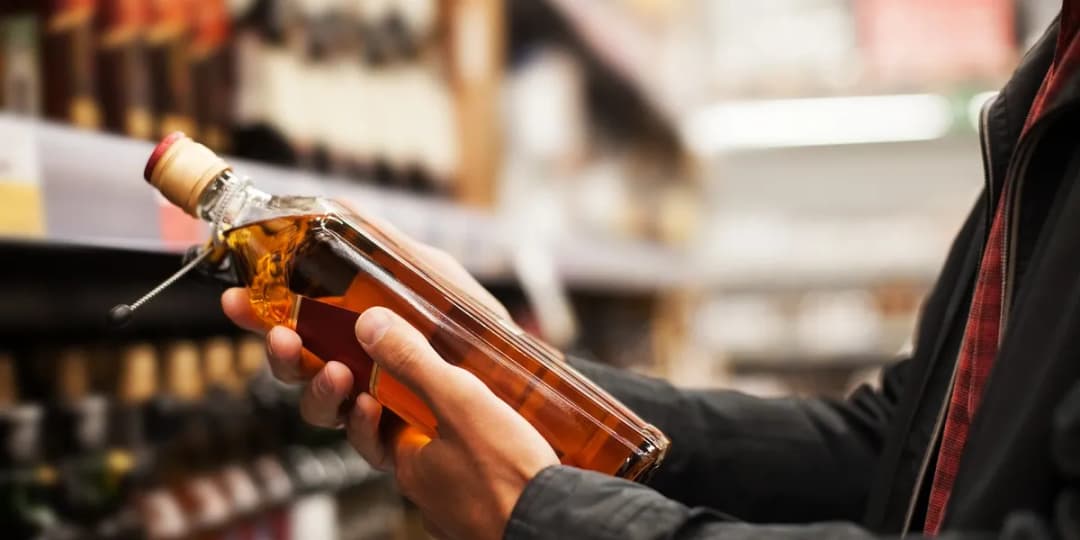 Ile alkoholu można przewieźć do Danii? Kluczowe limity i zasady