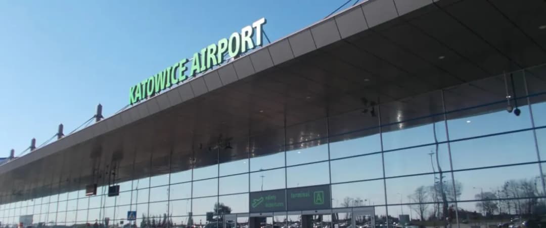 Jak sprawnie odebrać pasażera z lotniska Pyrzowice: praktyczny poradnik