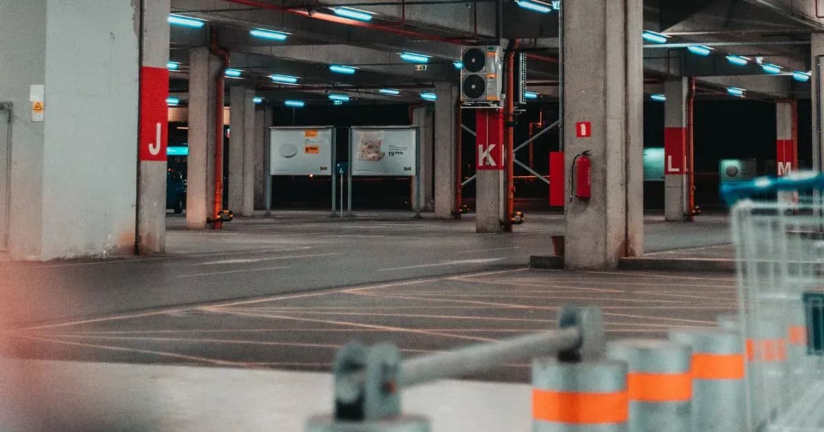 Jak łatwo i szybko zapłacić za parking na lotnisku: kompletny poradnik